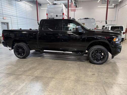 Black 2024 RAM 2500 Big Horn Crew Cab 4x4 6'4' Box