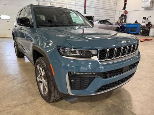 Steel Blue 2026 Jeep Grand Cherokee Limited
