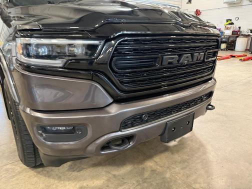 Granite Crystal Metallic Clearcoat 2021 RAM 1500 Limited