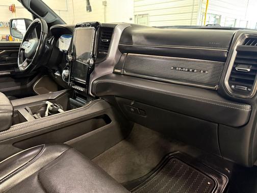 Granite Crystal Metallic Clearcoat 2021 RAM 1500 Limited