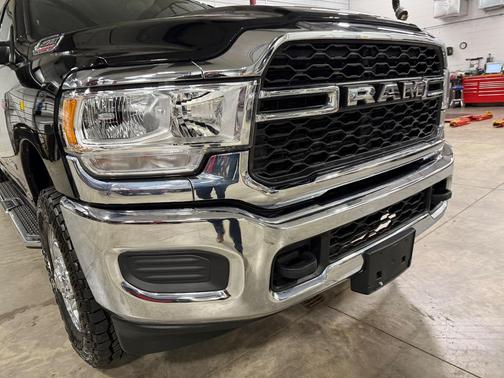 2021 RAM 2500 Tradesman Crew Cab 4x4 6'4' Box