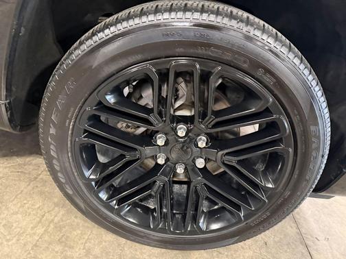 Diamond Black Crystal Pearlcoat 2022 Jeep Wagoneer Series I Obsidian 4x4