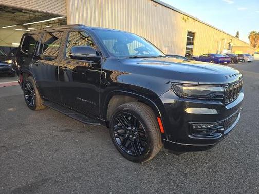 Diamond Black Crystal Pearlcoat 2022 Jeep Wagoneer Series I Obsidian 4x4