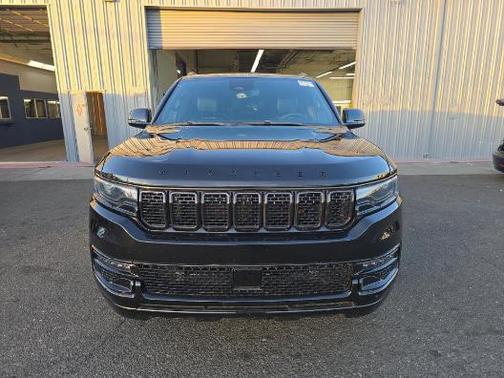 Diamond Black Crystal Pearlcoat 2022 Jeep Wagoneer Series I Obsidian 4x4