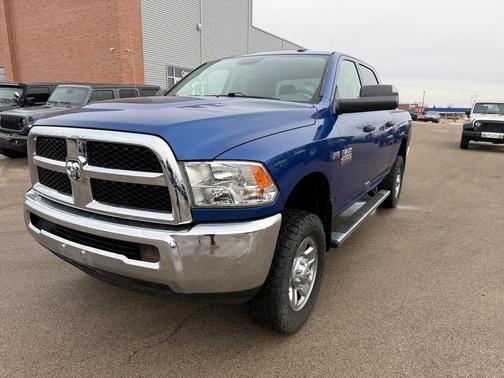 2018 RAM 2500 Tradesman Crew Cab 4x4 6'4' Box