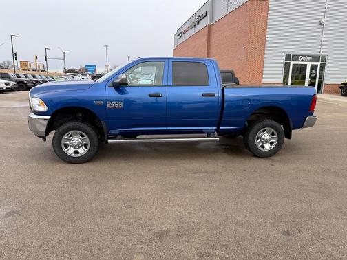 2018 RAM 2500 Tradesman Crew Cab 4x4 6'4' Box