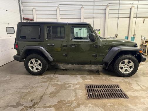 2022 Jeep Wrangler Unlimited Sport