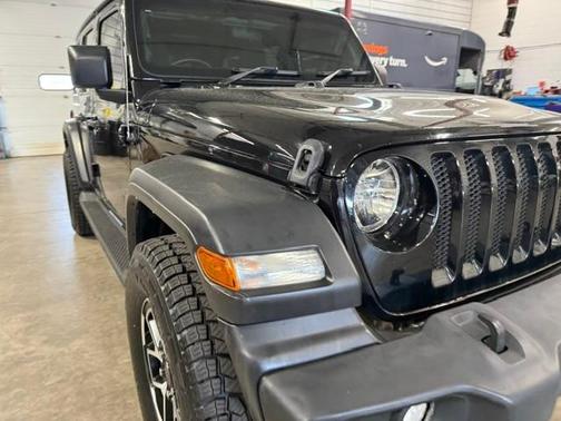 Black Clearcoat 2022 Jeep Wrangler Unlimited Sport