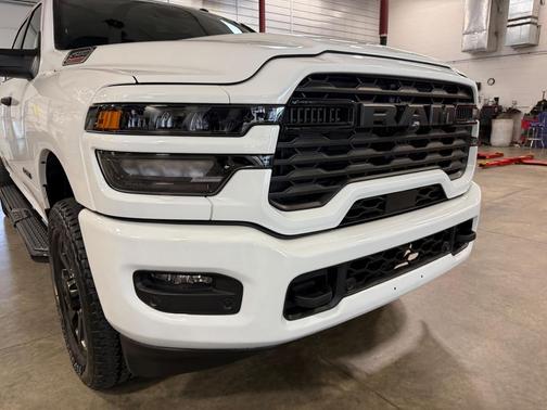 Bright White Clearcoat 2025 RAM 2500 Big Horn Crew Cab 4x4 6'4' Box