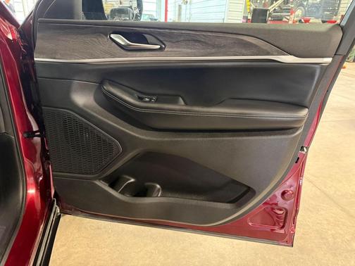 Velvet Red Pearlcoat 2024 Jeep Grand Cherokee L Limited