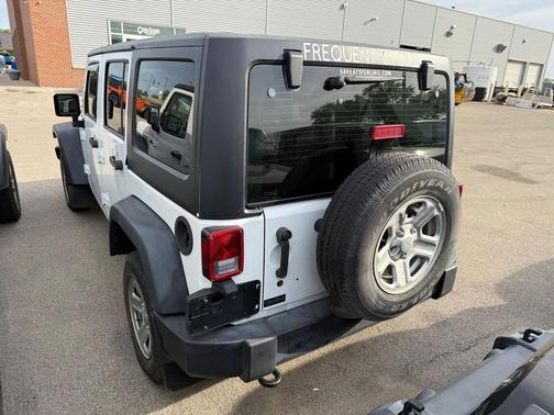 Bright White Clearcoat 2017 Jeep Wrangler Unlimited Sport RHD