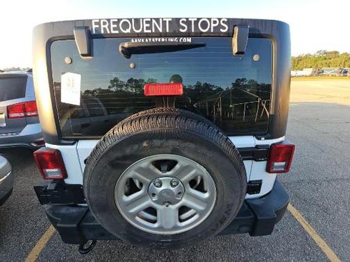 Bright White Clearcoat 2017 Jeep Wrangler Unlimited Sport RHD