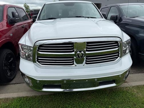 Bright White Clearcoat 2017 RAM 1500 Big Horn