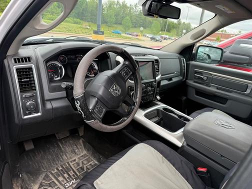 Bright White Clearcoat 2017 RAM 1500 Big Horn