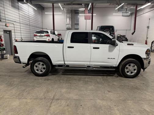 2025 RAM 2500 Big Horn Crew Cab 4x4 6'4' Box