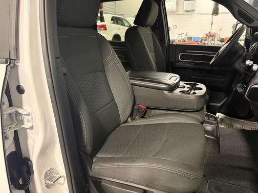 2025 RAM 2500 Big Horn Crew Cab 4x4 6'4' Box