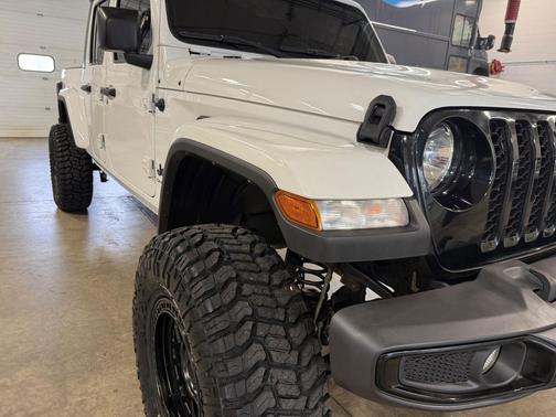 2022 Jeep Gladiator Altitude 4x4