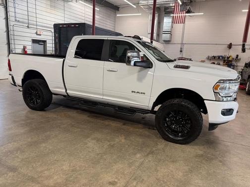 Bright White Clearcoat 2023 RAM 2500 Laramie Crew Cab 4x4 6'4' Box
