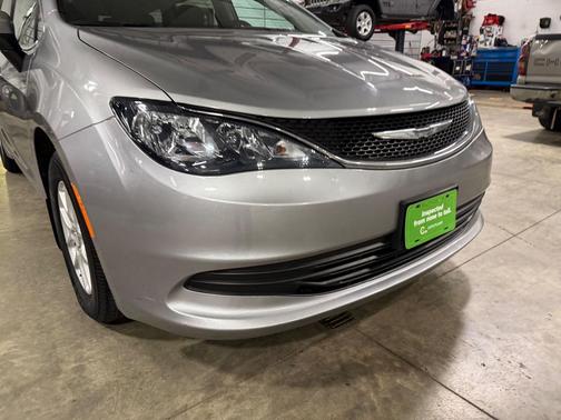 2017 Chrysler Pacifica LX