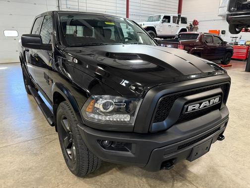 2019 RAM 1500 Classic Warlock Crew Cab 4x4 5'7' Box