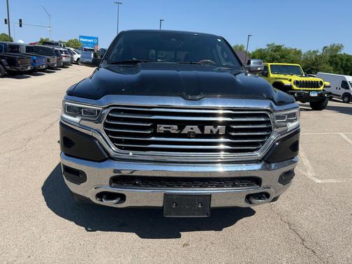 Diamond Black Crystal Pearlcoat 2019 RAM 1500 Longhorn