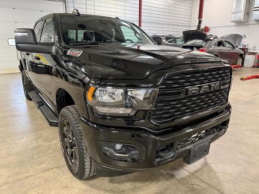 2024 RAM 2500 Big Horn Crew Cab 4x4 6'4' Box