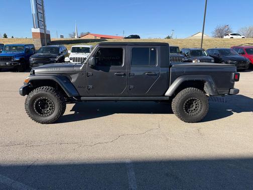 Granite Crystal Metallic Clearcoat 2021 Jeep Gladiator Willys 4x4