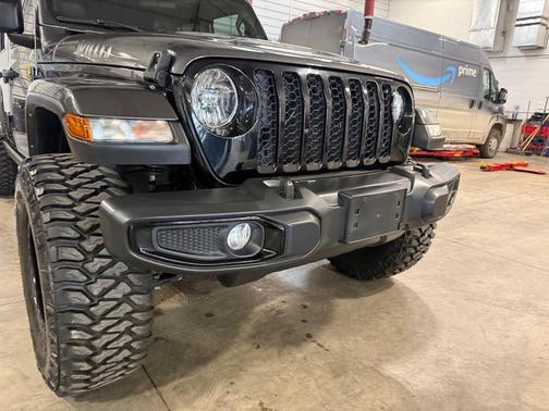 Granite Crystal Metallic Clearcoat 2021 Jeep Gladiator Willys 4x4