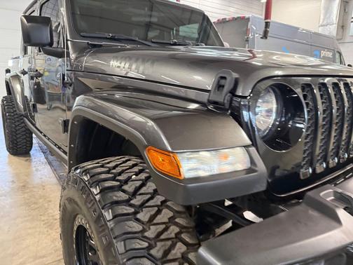 Granite Crystal Metallic Clearcoat 2021 Jeep Gladiator Willys 4x4