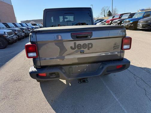 Granite Crystal Metallic Clearcoat 2021 Jeep Gladiator Willys 4x4