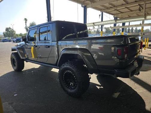 2021 Jeep Gladiator Willys 4x4