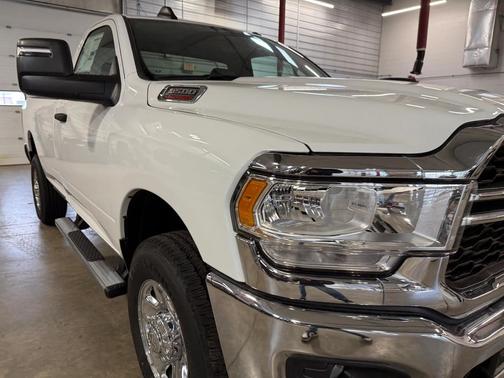 2023 RAM 3500 Tradesman Regular Cab 4x4 8' Box