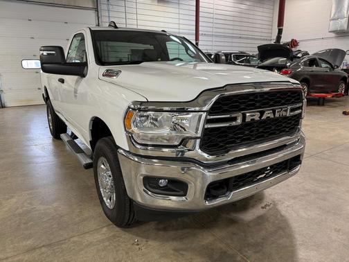 2023 RAM 3500 Tradesman Regular Cab 4x4 8' Box
