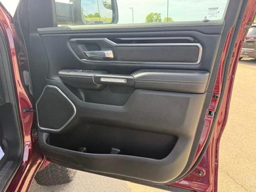 Delmonico Red Pearlcoat 2022 RAM 1500 Laramie