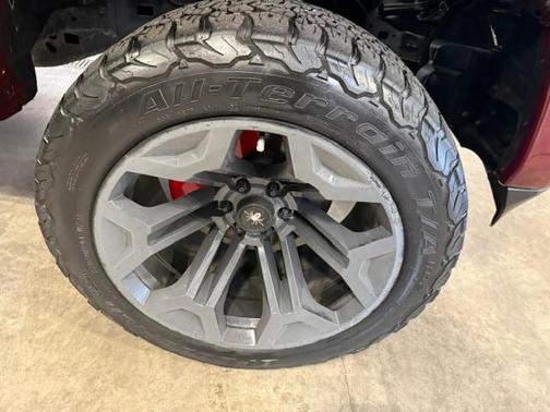 Delmonico Red Pearlcoat 2022 RAM 1500 Laramie