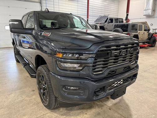 2025 RAM 2500 Big Horn Crew Cab 4x4 6'4' Box