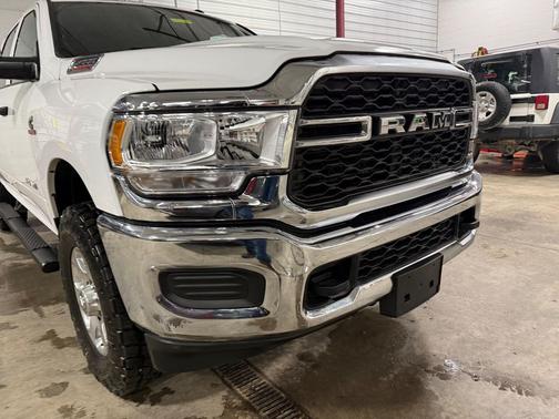 2021 RAM 2500 Tradesman Crew Cab 4x4 6'4' Box