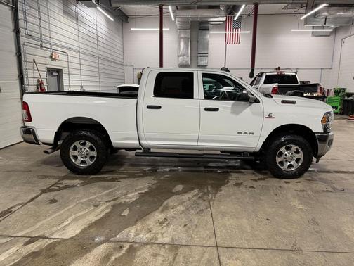 2021 RAM 2500 Tradesman Crew Cab 4x4 6'4' Box
