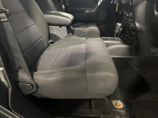 2011 Jeep Wrangler Unlimited Sport