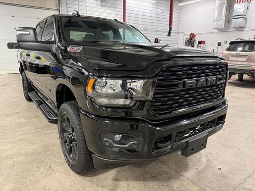 2024 RAM 2500 Big Horn Crew Cab 4x4 6'4' Box