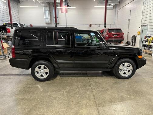 2008 Jeep Commander Sport