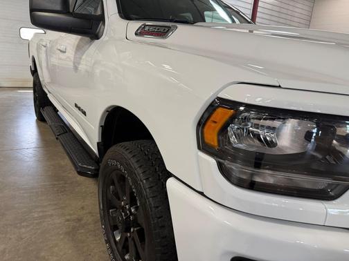 Bright White Clearcoat 2024 RAM 2500 Big Horn Crew Cab 4x4 6'4' Box