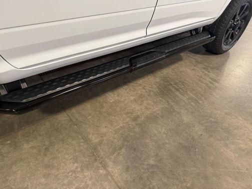 Bright White Clearcoat 2024 RAM 2500 Big Horn Crew Cab 4x4 6'4' Box