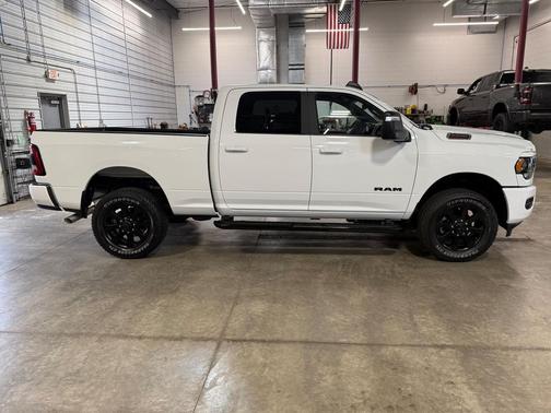 Bright White Clearcoat 2024 RAM 2500 Big Horn Crew Cab 4x4 6'4' Box