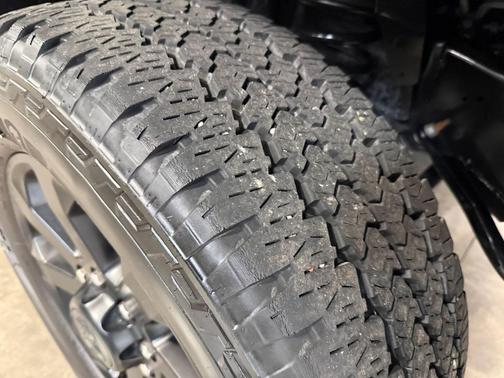 Diamond Black Crystal Pearlcoat 2024 RAM 2500 Big Horn Crew Cab 4x4 6'4' Box
