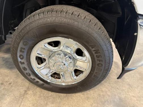 Bright White Clearcoat 2024 RAM 2500 Big Horn Crew Cab 4x4 6'4' Box