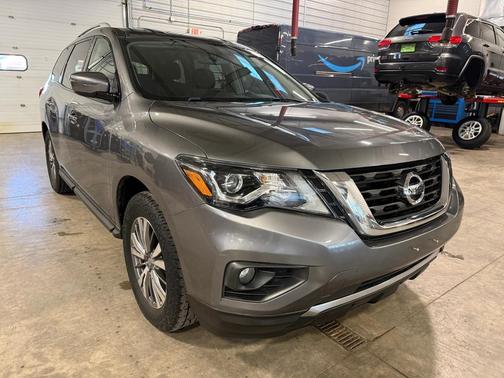 2018 Nissan Pathfinder SV
