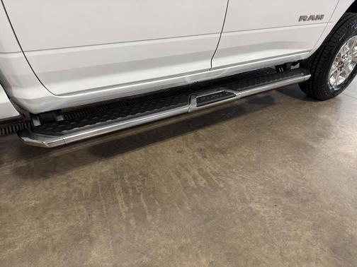 Bright White Clearcoat 2024 RAM 2500 Big Horn Crew Cab 4x4 6'4' Box