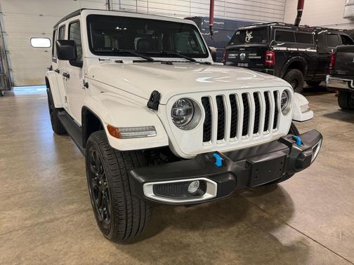 Bright White Clearcoat 2022 Jeep Wrangler Unlimited 4xe Sahara