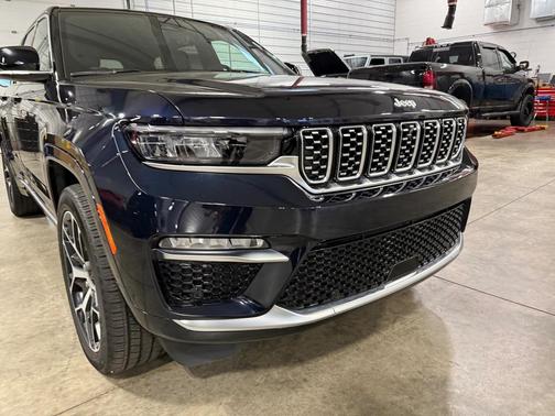 2024 Jeep Grand Cherokee Summit